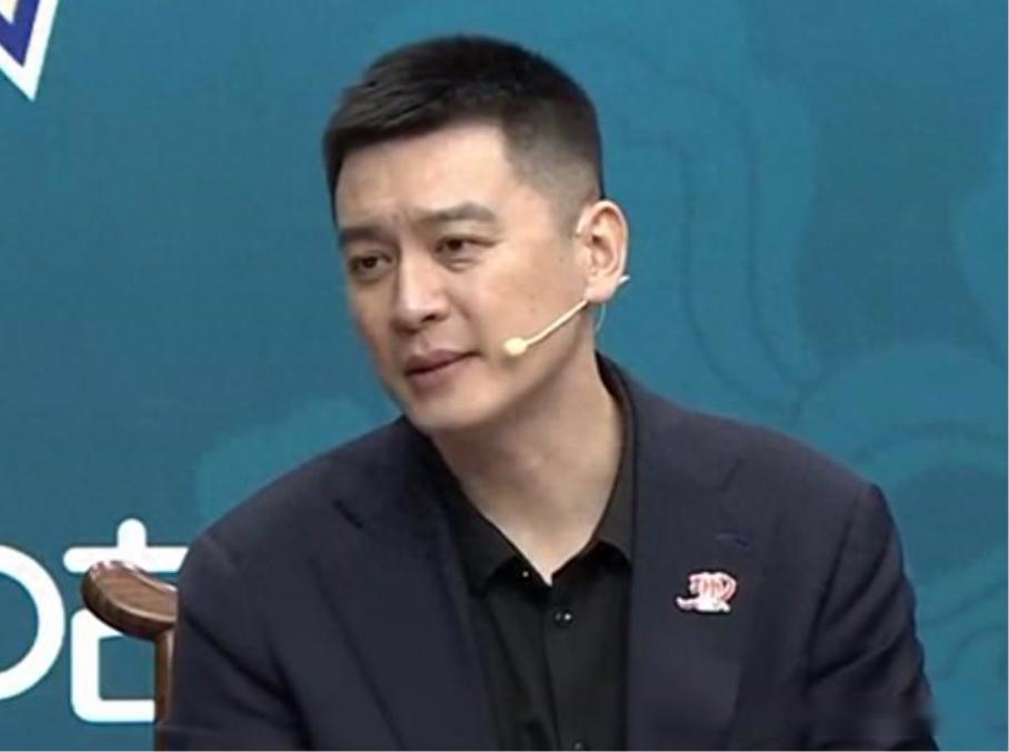 楊鳴休賽季太忙碌！NBA+CBA連軸轉，G2將搭檔邱彪解說總決賽！