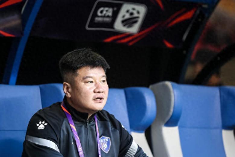 不滿李鐵遭戲謔！47歲李金羽怒懟網(wǎng)友：再怎么樣，他也是我前隊(duì)友